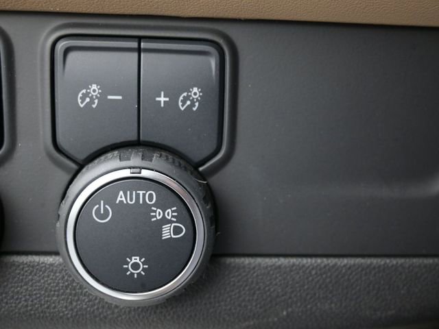 Used 2024 Chevrolet Suburban Premier image 27