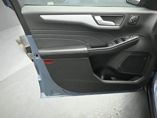 Certified 2025 Ford Escape Platinum AWD/4WD image 35