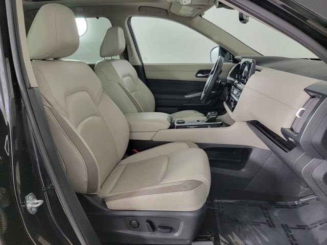 Used 2023 Nissan Pathfinder SL w/ SL Premium Package AWD/4WD image 18