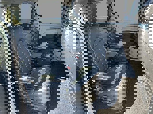 Used 2023 Chrysler Pacifica Touring-L image 10