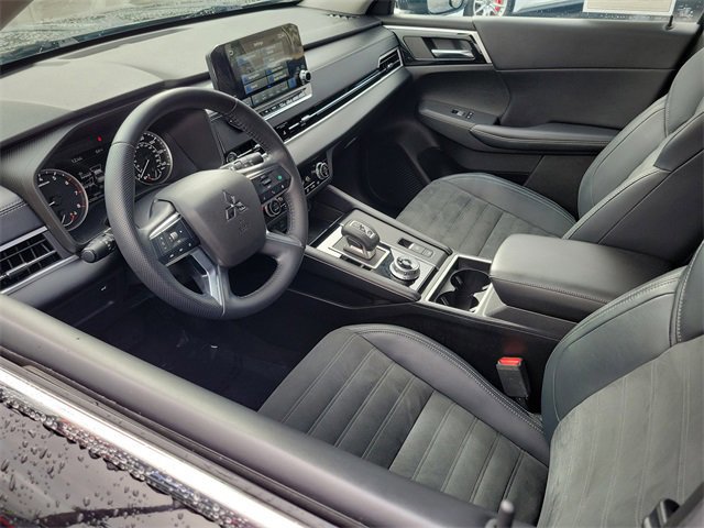 Used 2022 Mitsubishi Outlander SE image 8