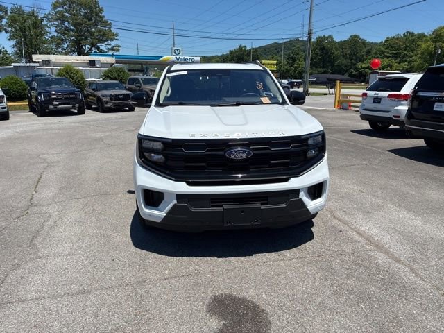 Certified 2025 Ford Expedition Active AWD/4WD image 3