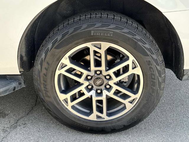 Certified 2025 Ford Expedition Active AWD/4WD image 11