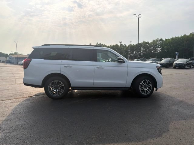 Certified 2025 Ford Expedition Active AWD/4WD image 18