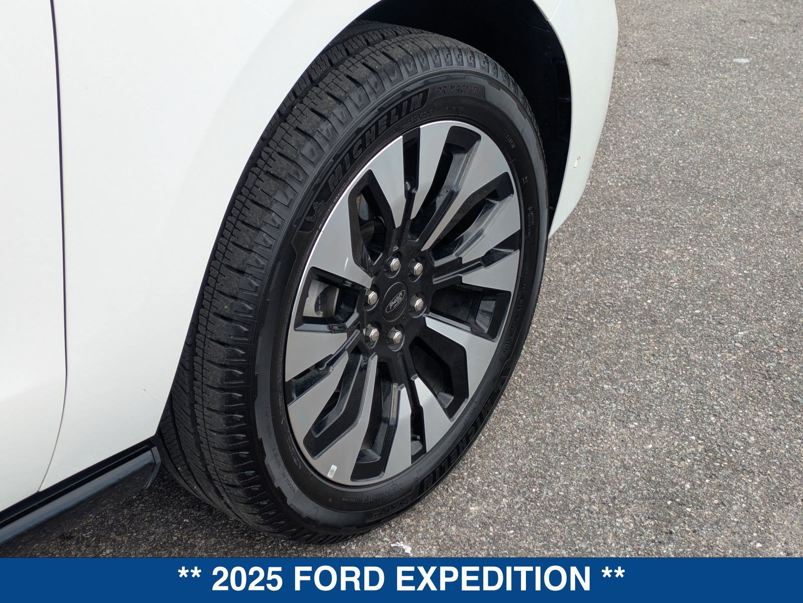 Certified 2025 Ford Expedition Platinum w/ Driver's Package AWD/4WD image 12