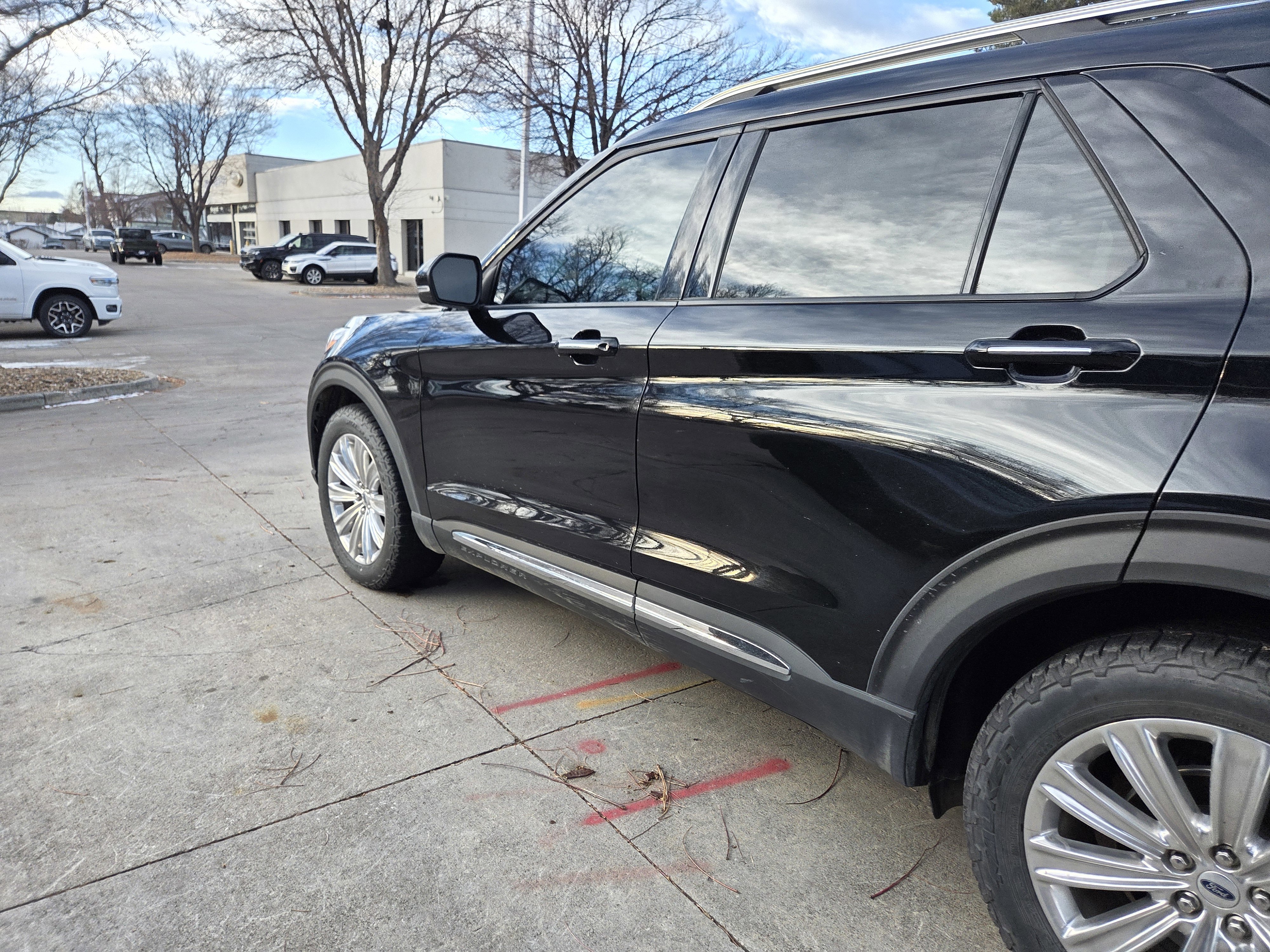 Certified 2021 Ford Explorer Limited w/ Equipment Group 301A image 8