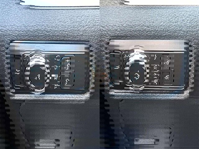 Certified 2022 Ford Explorer XLT w/ Equipment Group 202A image 29