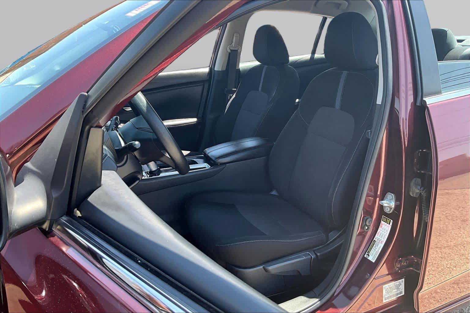 Used 2025 Nissan Sentra SV FWD image 7