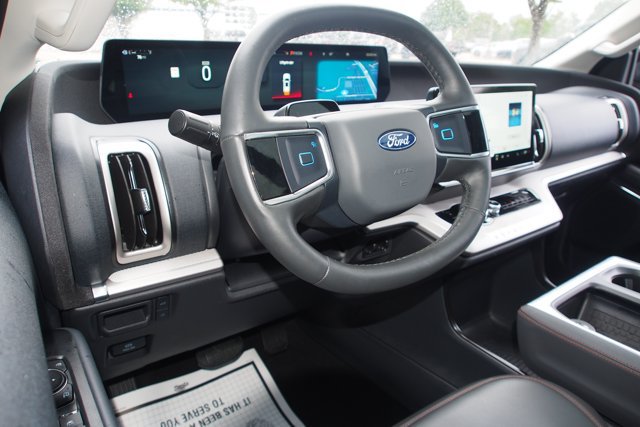 Certified 2025 Ford Expedition Active RWD image 19