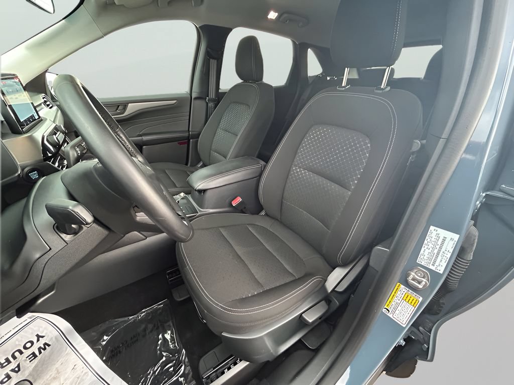 Certified 2025 Ford Escape Active w/ Cold Weather Package FWD image 15