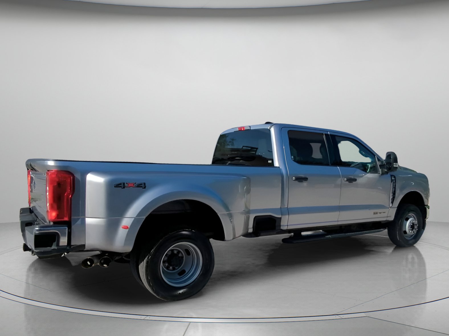 Certified 2024 Ford F350 XLT AWD/4WD image 29