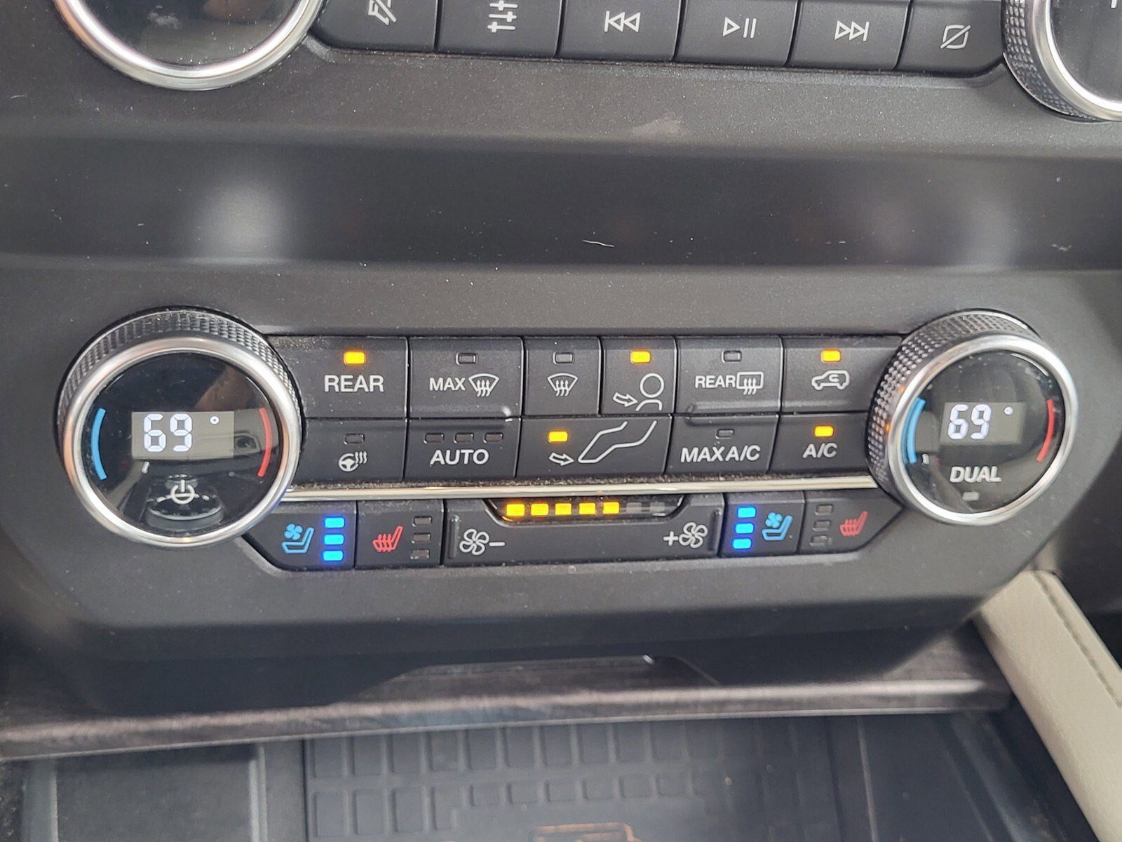 Certified 2020 Ford Expedition Limited w/ Equipment Group 302A image 23