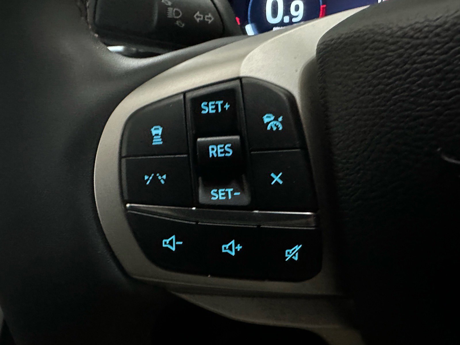 Certified 2025 Ford Explorer Active w/ Active Comfort Package image 41