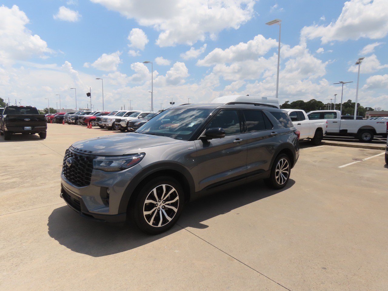Certified 2025 Ford Explorer ST-Line AWD/4WD image 2