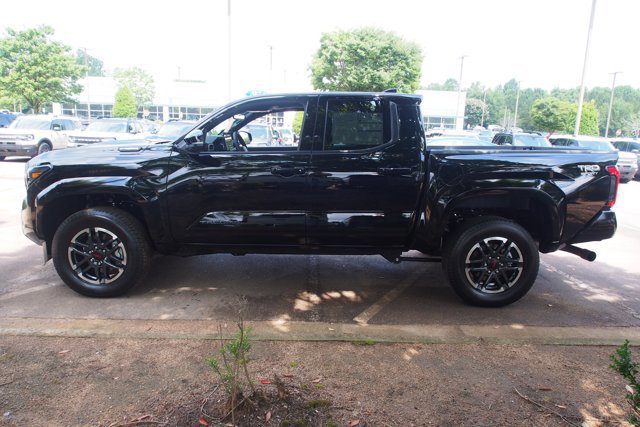 Used 2025 Toyota Tacoma TRD Sport image 2