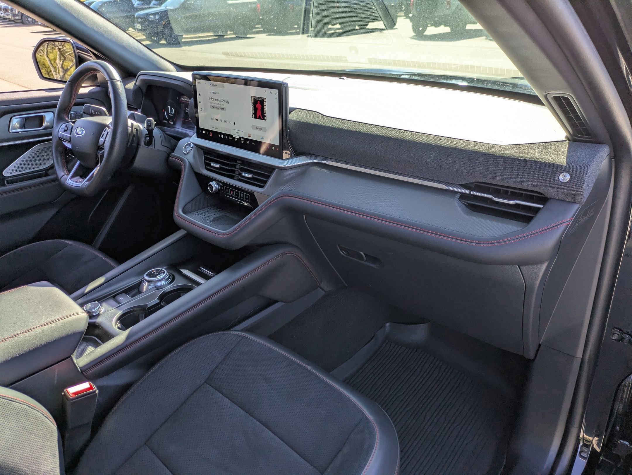 Certified 2025 Ford Explorer ST image 40