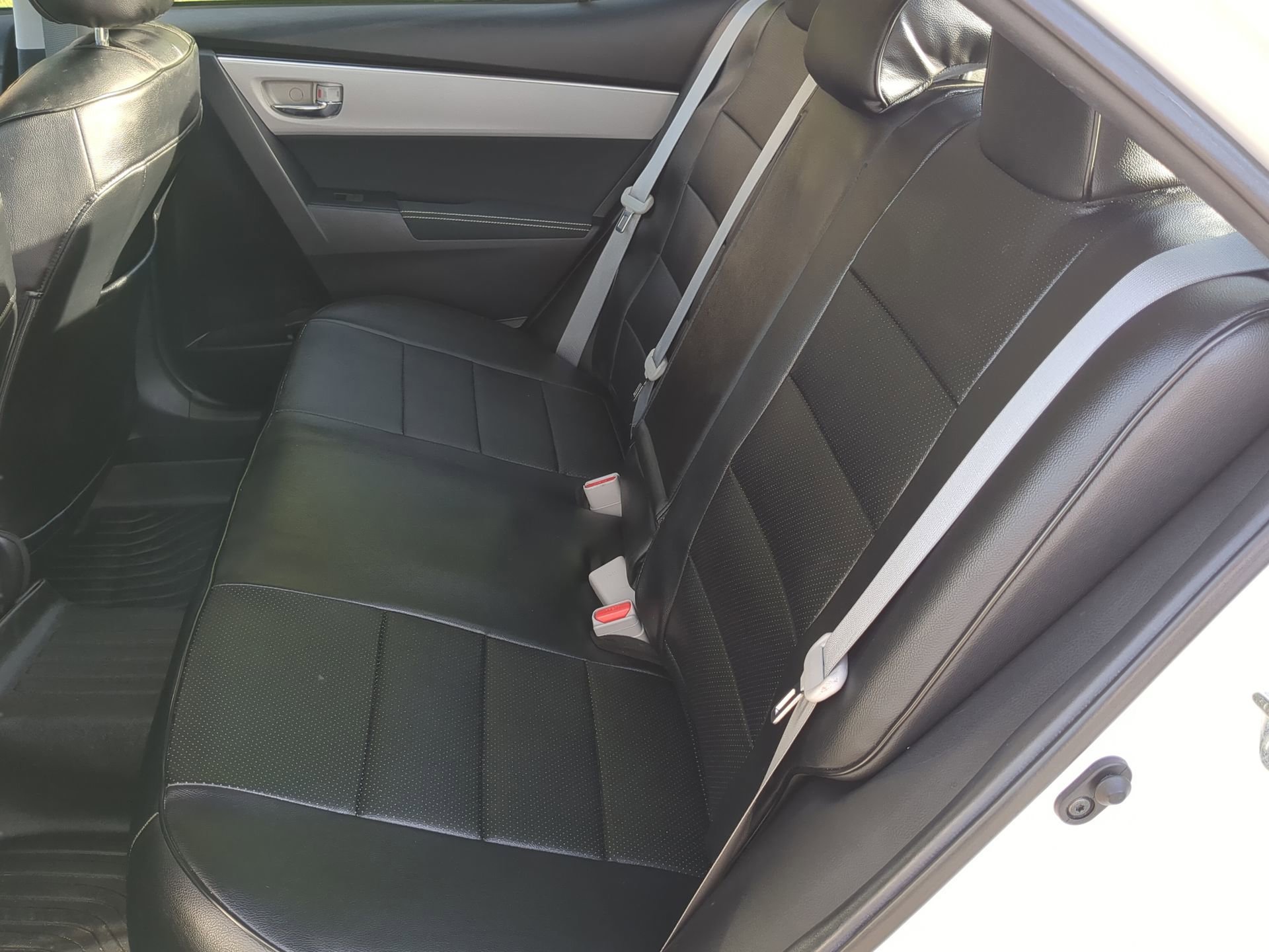 Used 2018 Toyota Corolla LE image 52