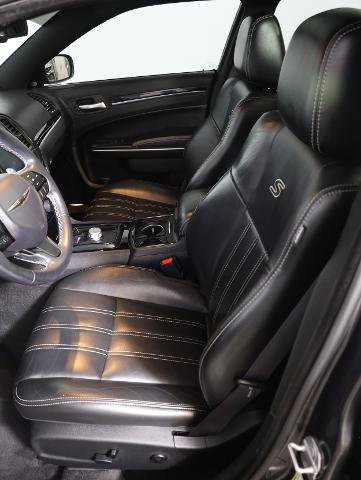Used 2018 Chrysler 300 S w/ 300S Premium Group image 8
