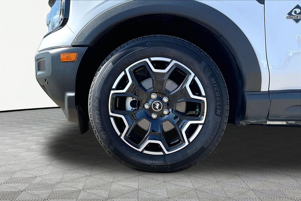 Certified 2025 Ford Bronco Sport Outer Banks w/ Outer Banks Tech Package+ AWD/4WD image 9