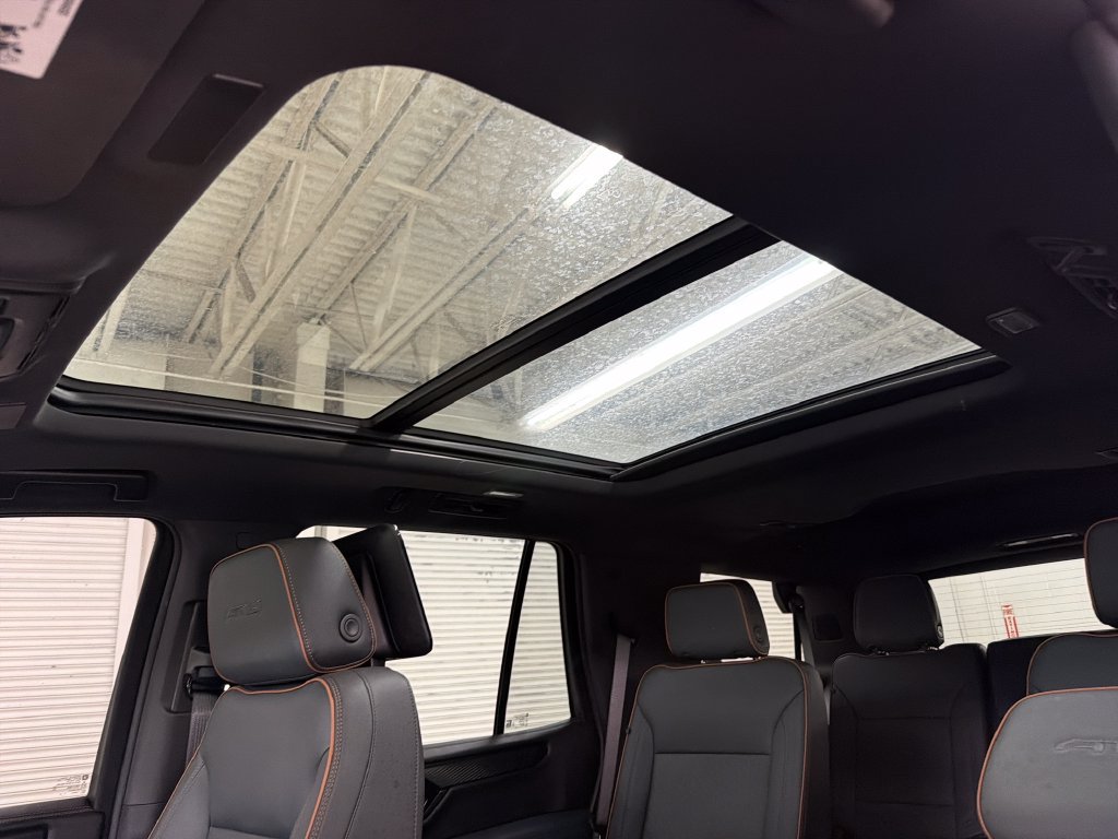 Used 2025 GMC Yukon AT4 w/ AT4 Premium Plus Package AWD/4WD image 10