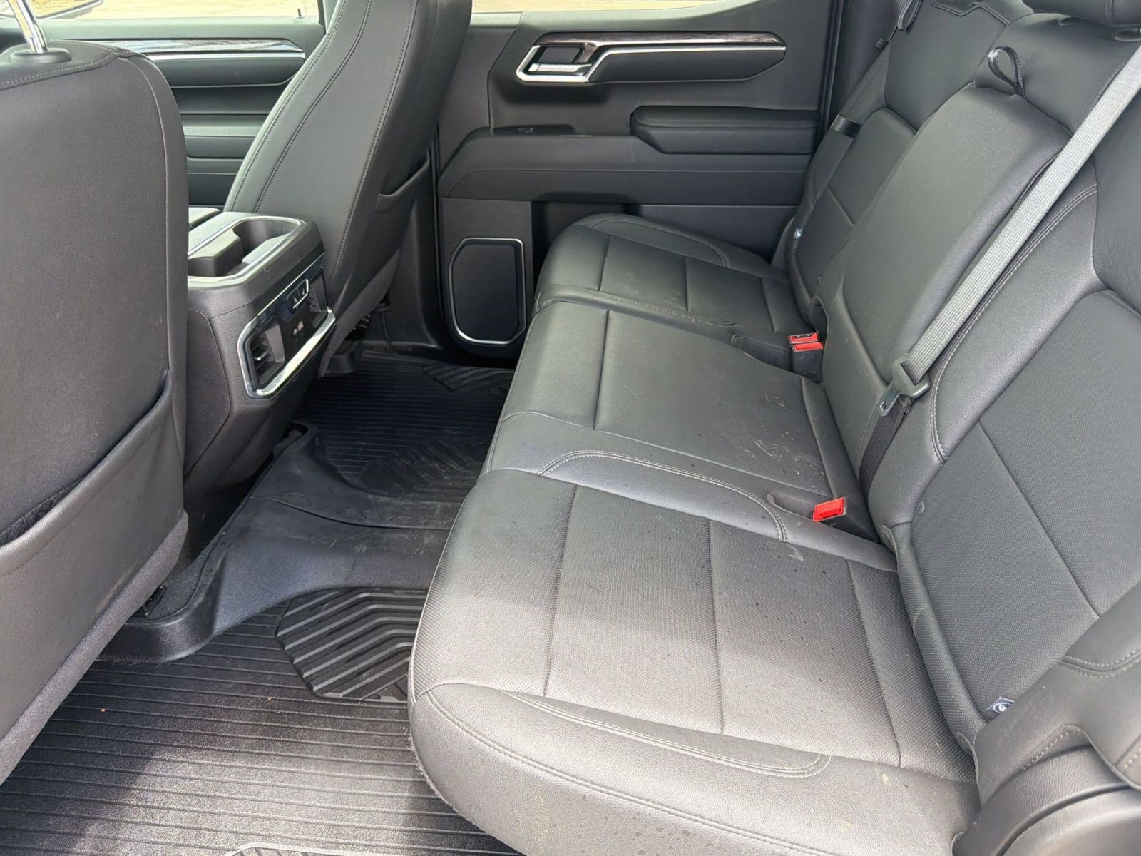 Used 2025 Chevrolet Silverado 1500 LTZ AWD/4WD image 23