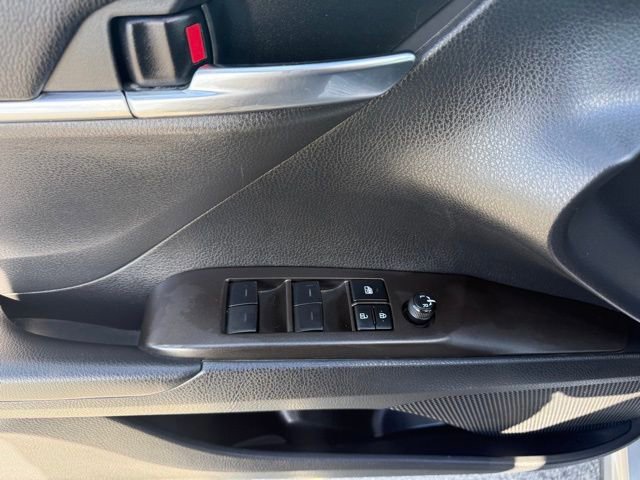 Used 2023 Toyota Camry SE image 13
