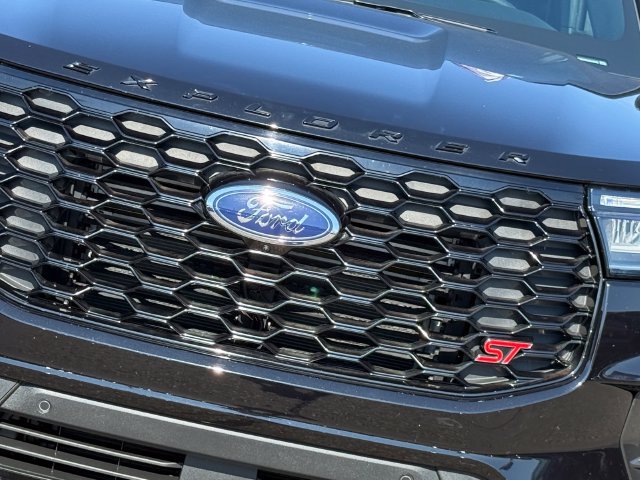 Certified 2025 Ford Explorer ST AWD/4WD image 25