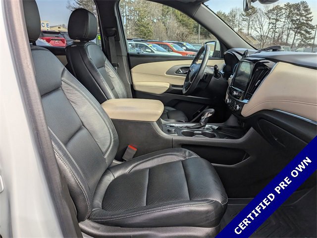 Used 2023 Chevrolet Traverse LT image 32