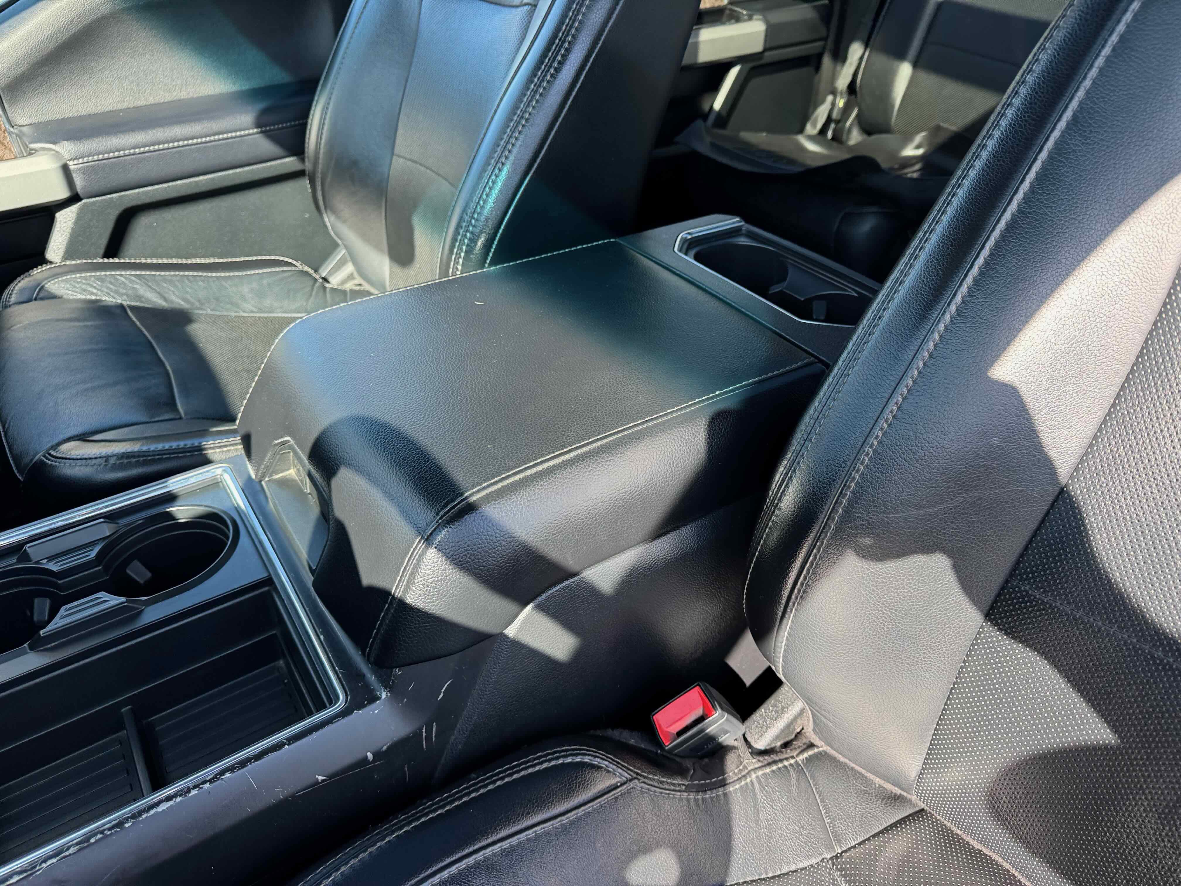 Certified 2019 Ford F350 Lariat image 27