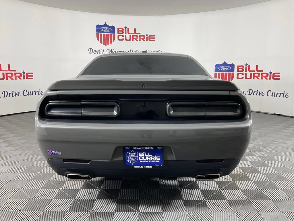 Used 2019 Dodge Challenger SXT RWD image 4