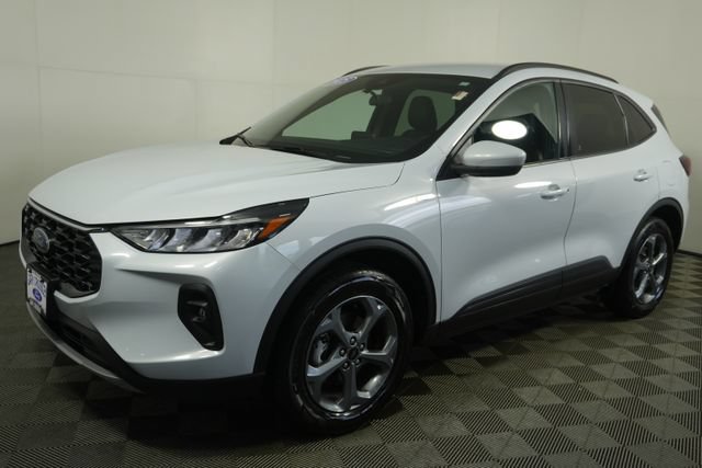 Certified 2025 Ford Escape ST-Line Select AWD/4WD image 7