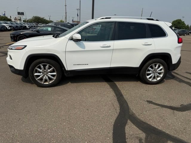 Used 2017 Jeep Cherokee Limited AWD/4WD image 7