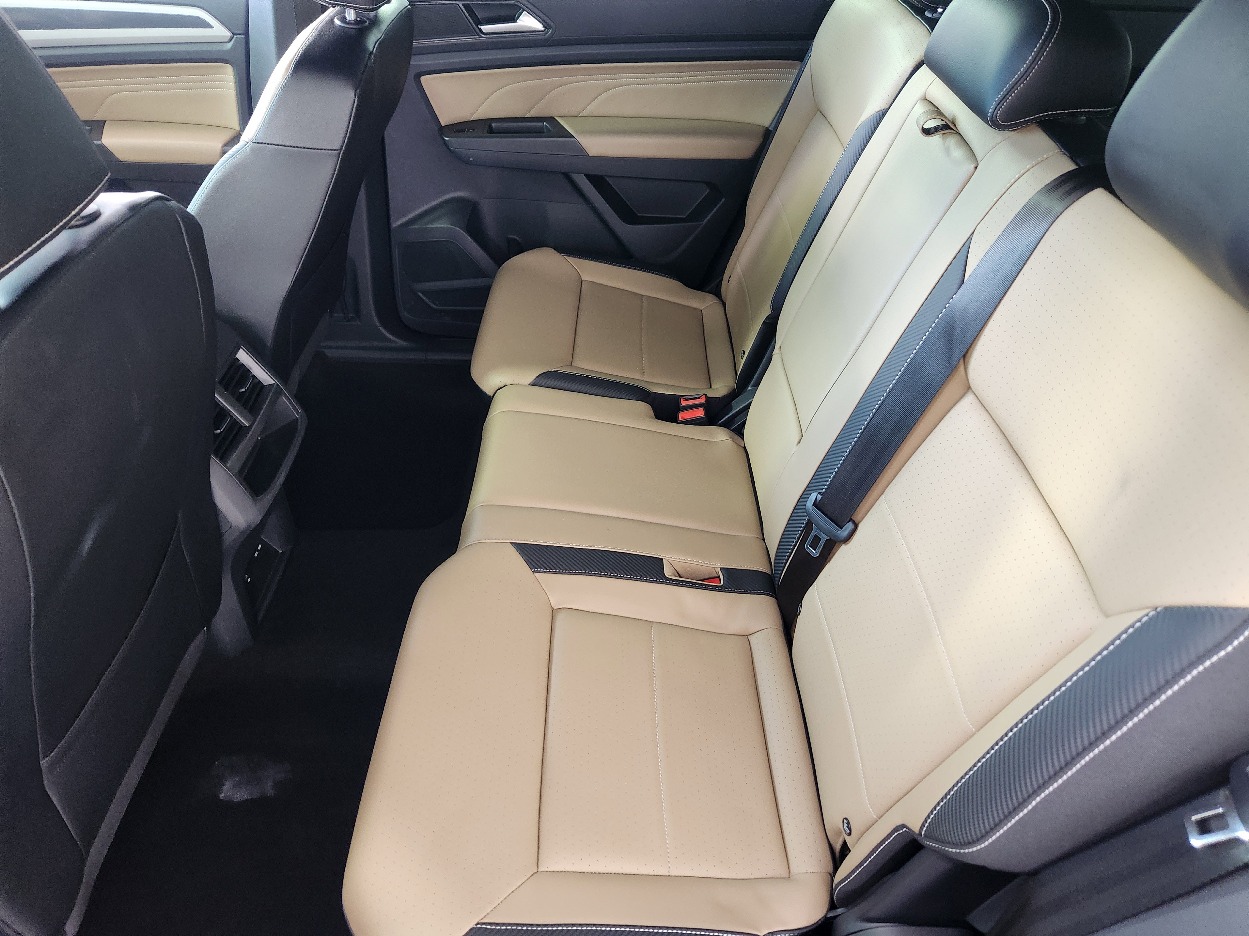 Used 2022 Volkswagen Atlas Cross Sport SE image 14