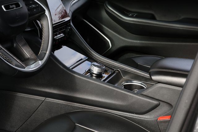 Used 2024 Jeep Grand Cherokee Limited 4xe image 15