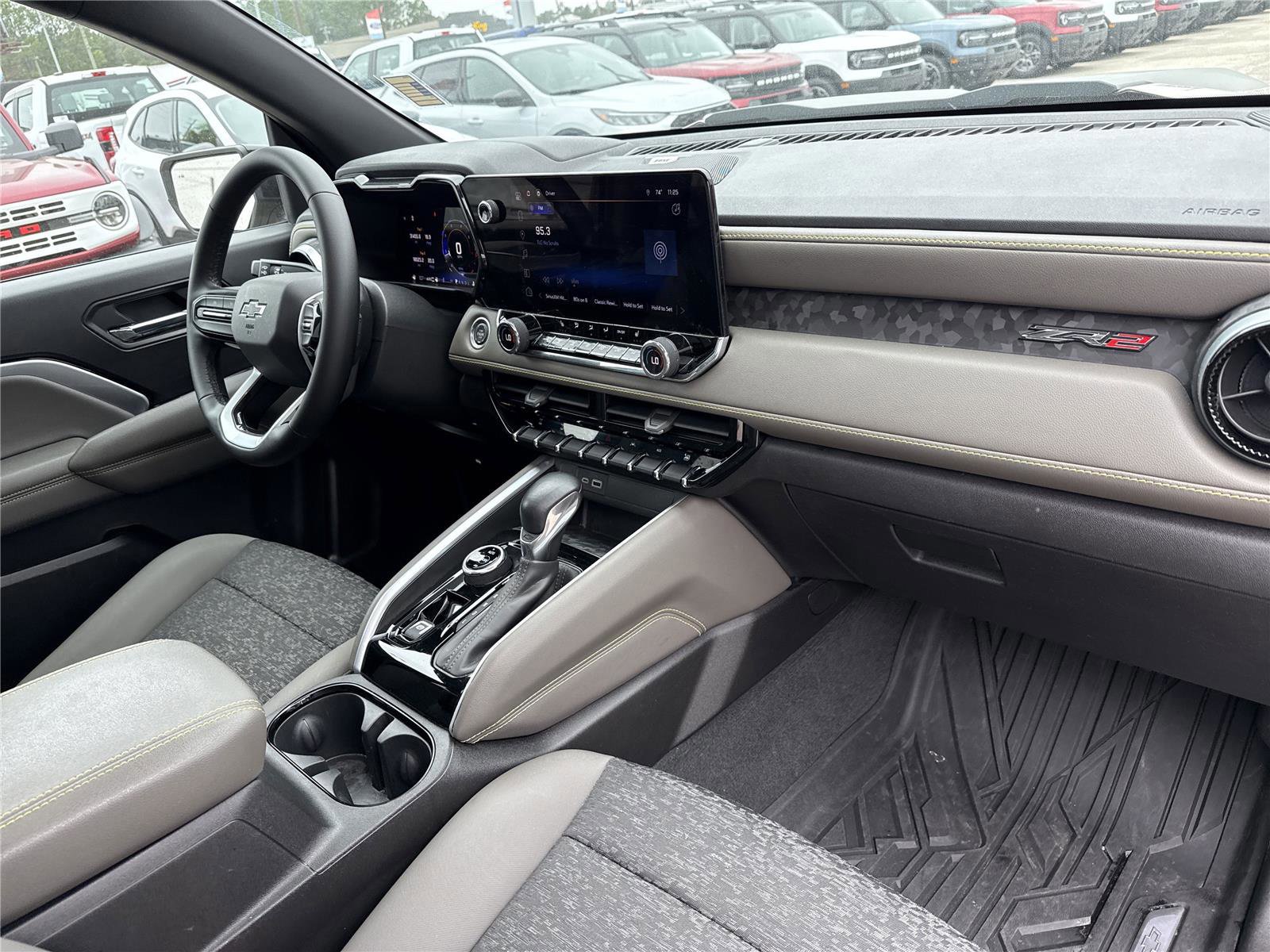 Used 2024 Chevrolet Colorado ZR2 w/ Technology Package image 54