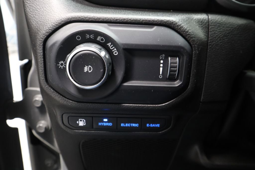 Used 2023 Jeep Wrangler Unlimited Sahara AWD/4WD image 27