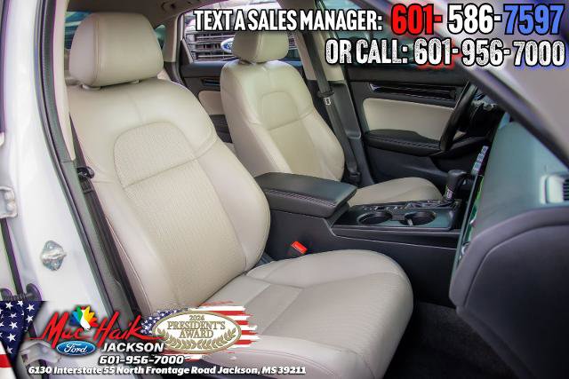 Used 2023 Honda Civic Touring image 9