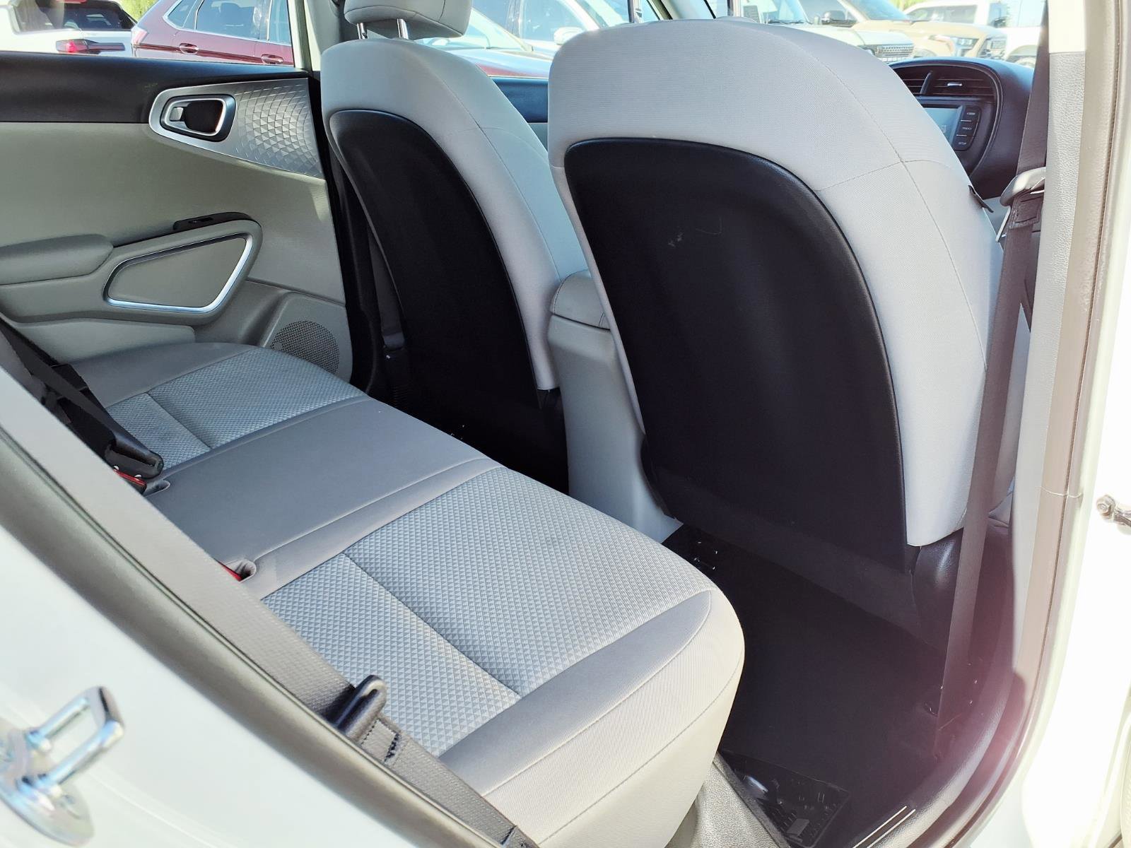 Used 2025 Kia Soul LX image 13