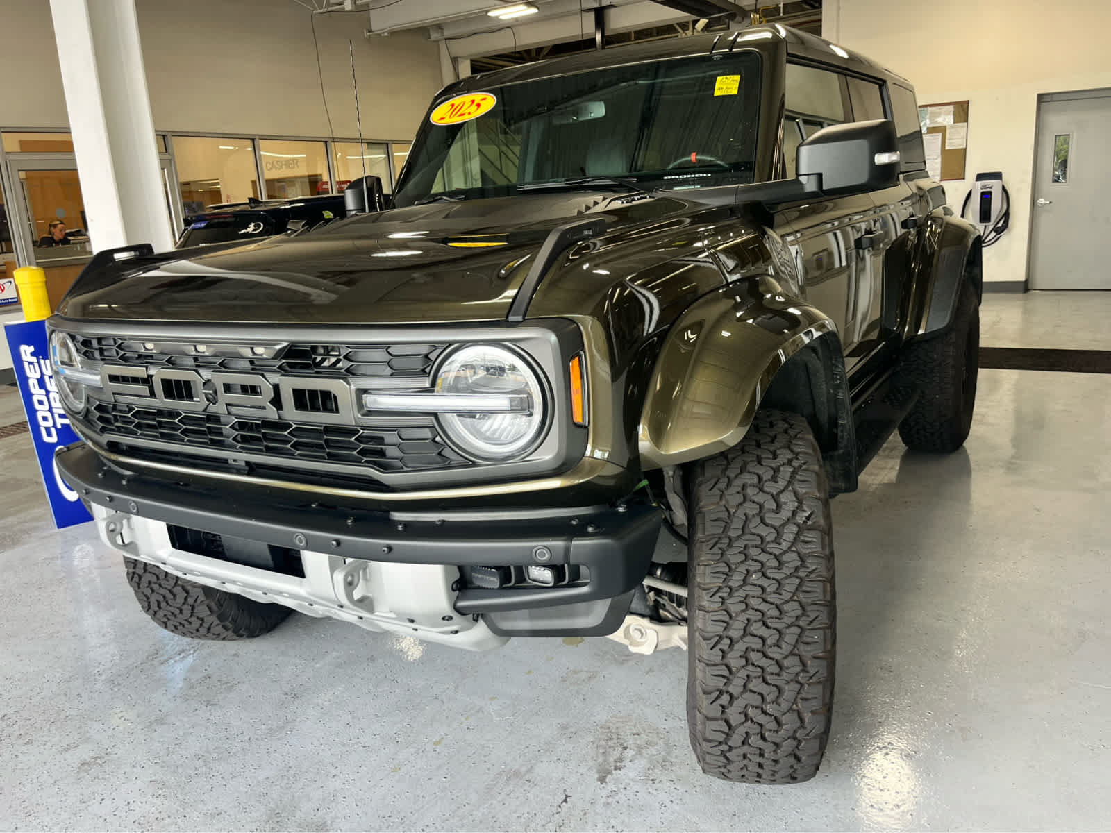Certified 2025 Ford Bronco Raptor AWD/4WD image 4