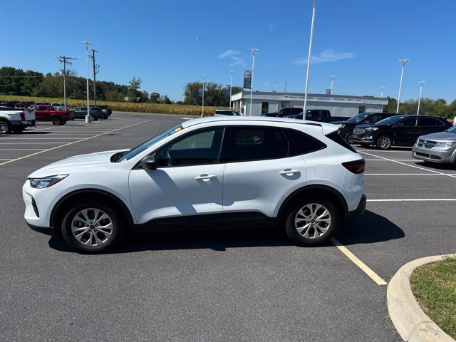 Certified 2025 Ford Escape Active FWD image 2