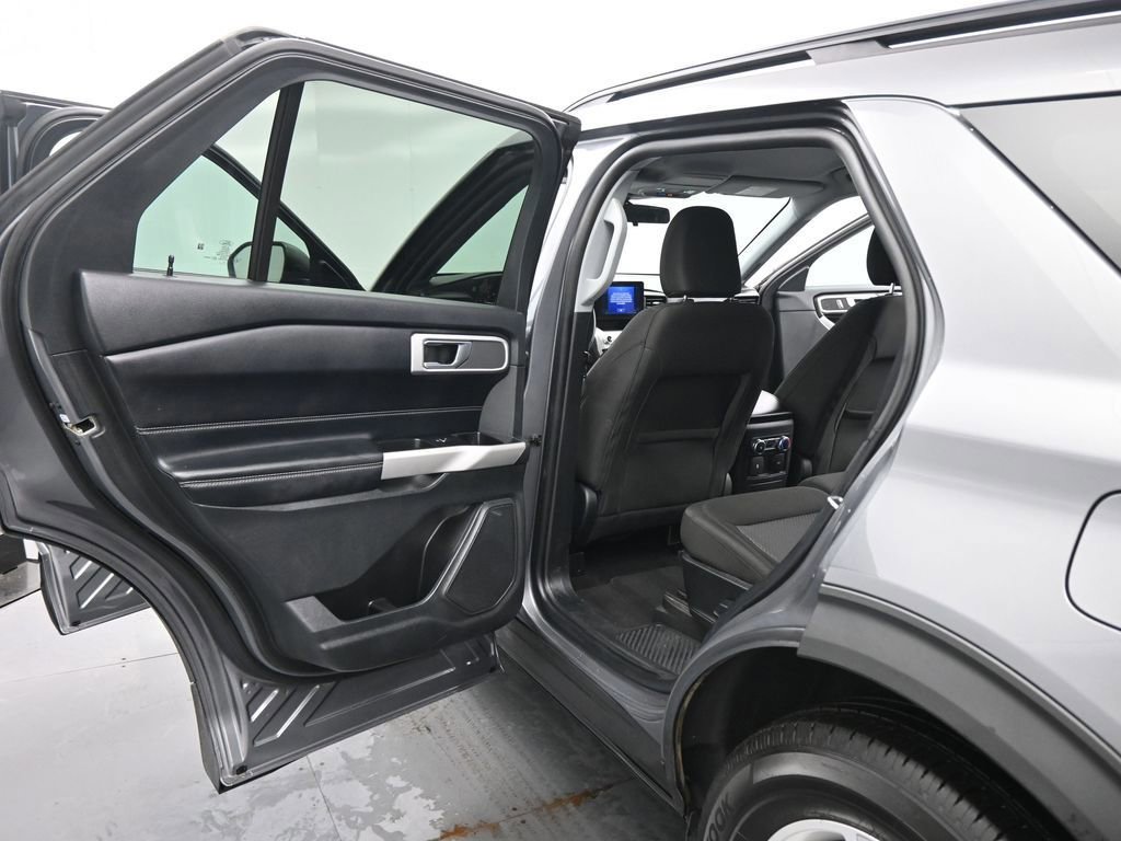 Certified 2022 Ford Explorer XLT w/ Class IV Trailer Tow Package image 44