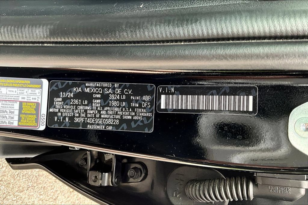 Used 2025 Kia K4 FWD image 16
