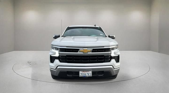 Used 2023 Chevrolet Silverado 1500 LT RWD image 2