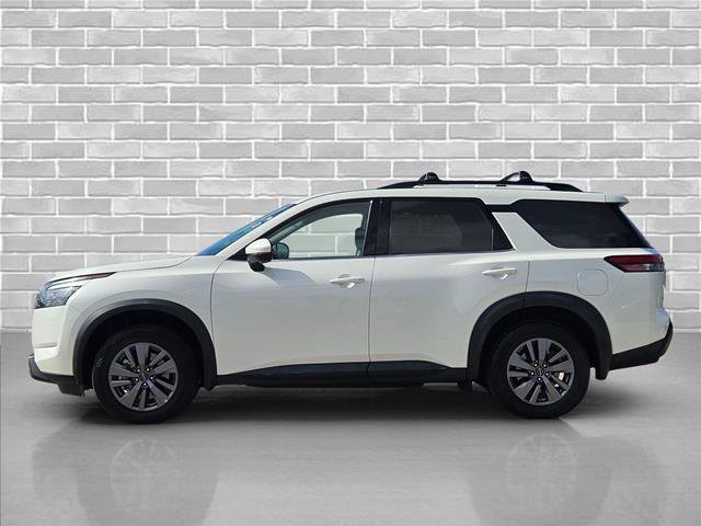 Used 2024 Nissan Pathfinder SV FWD image 8