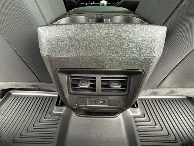 Used 2023 Chevrolet Colorado Z71 w/ Z71 Convenience Package 2 AWD/4WD image 18