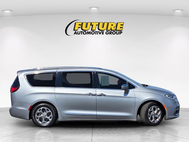 Used 2021 Chrysler Pacifica Limited w/ Premium & Safety Sphere Group AWD/4WD image 3
