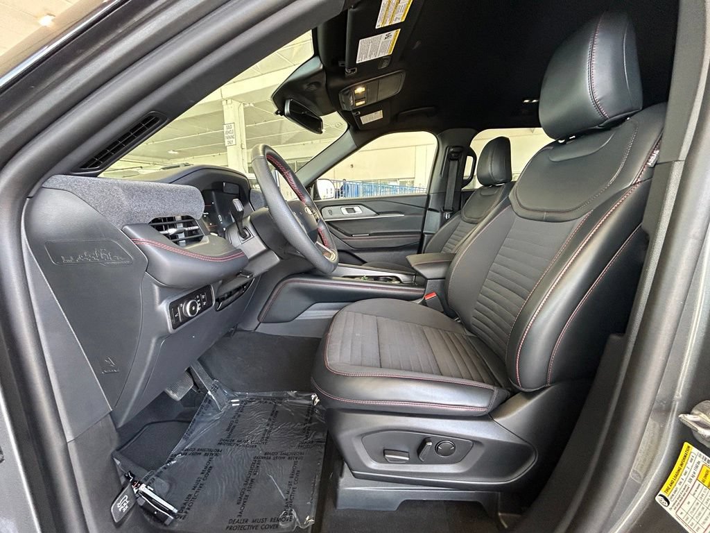 Certified 2026 Ford Explorer ST-Line w/ ST-Line Street Pack RWD image 11