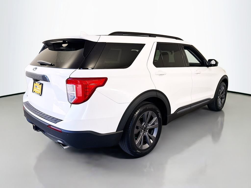 Certified 2022 Ford Explorer XLT w/ Equipment Group 202A RWD image 7