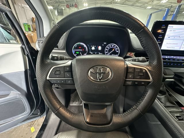 Used 2024 Toyota Sienna Limited AWD/4WD image 15