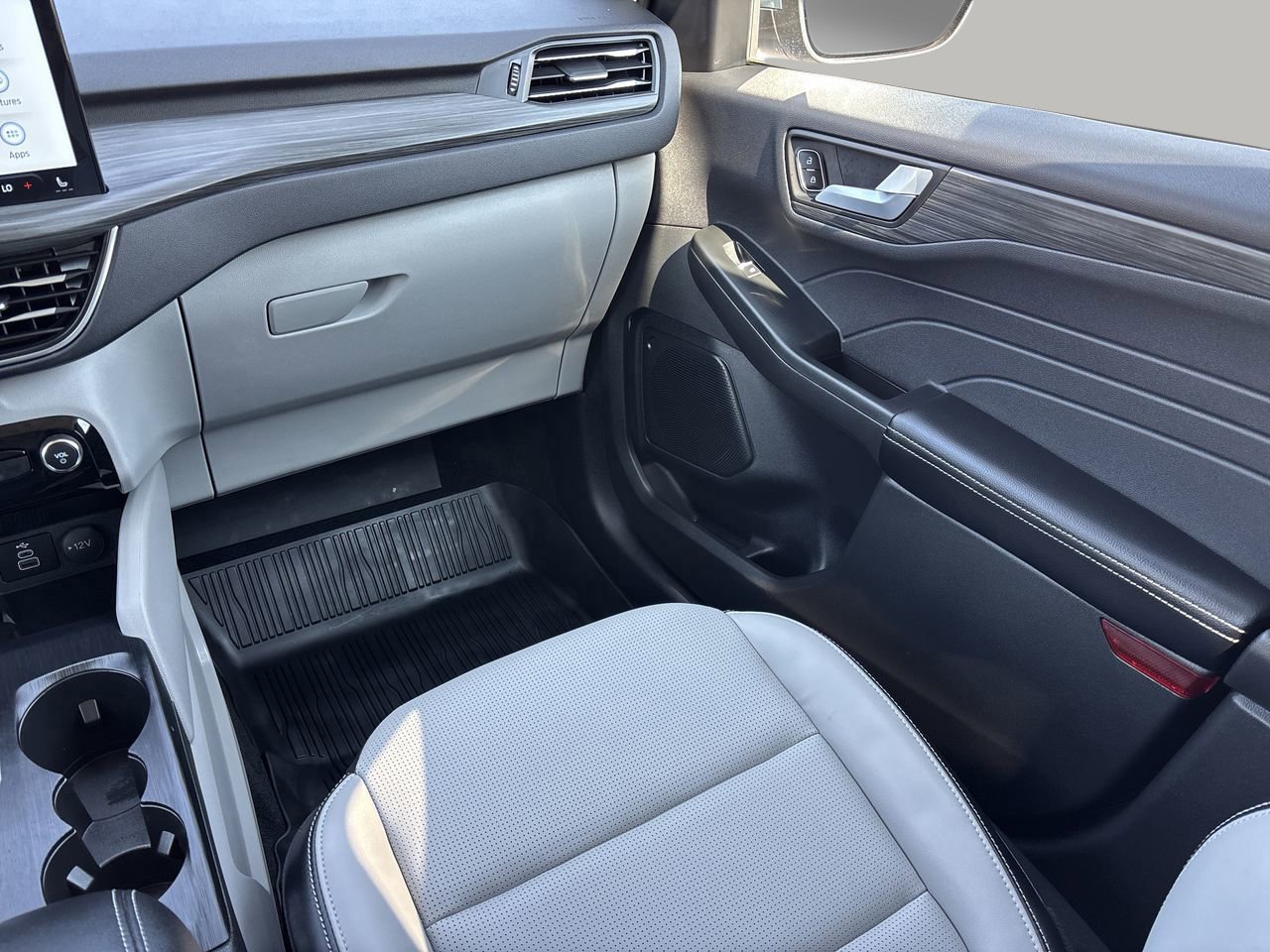 Certified 2025 Ford Escape Platinum image 22